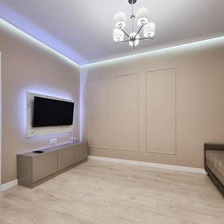 Botanica, 1 Bedroom Apartment With Living تشيسيناو المظهر الخارجي الصورة