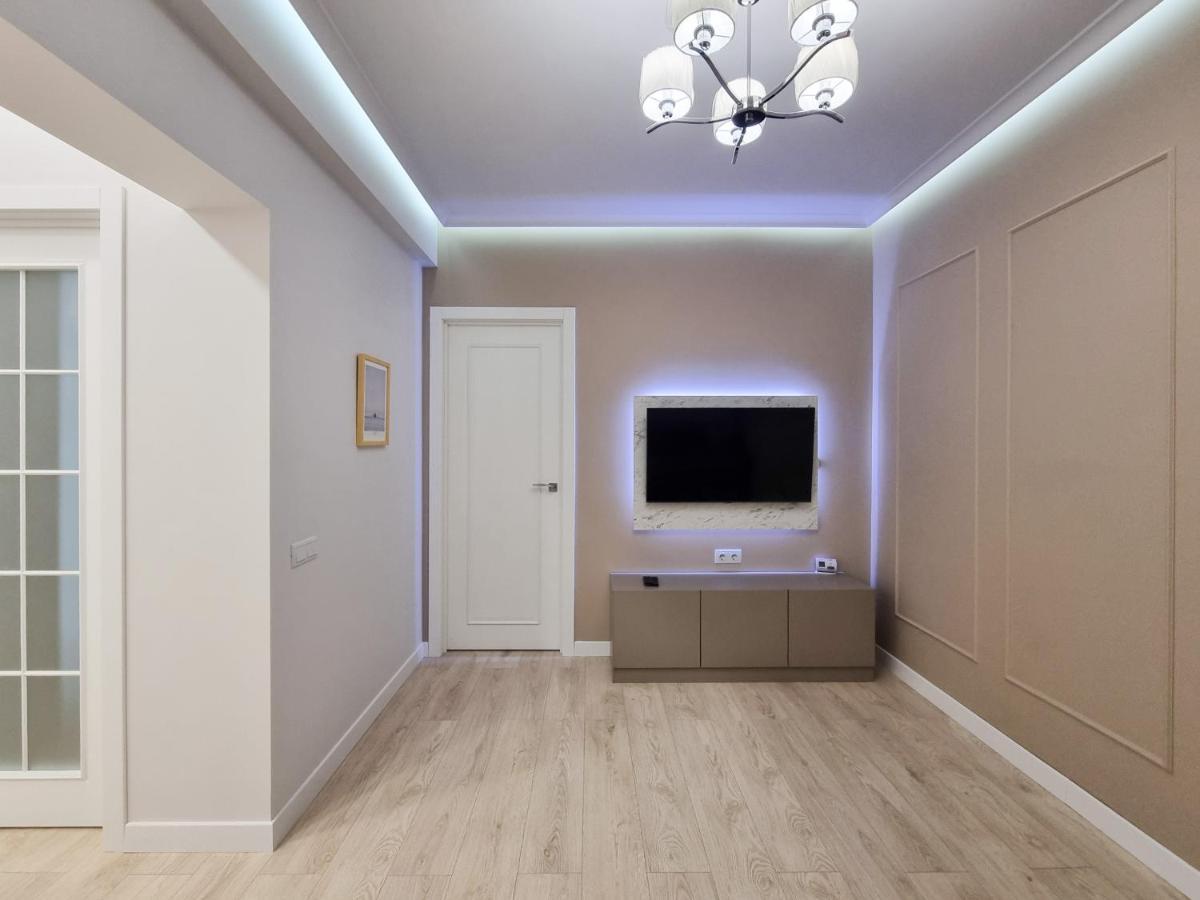Botanica, 1 Bedroom Apartment With Living تشيسيناو المظهر الخارجي الصورة